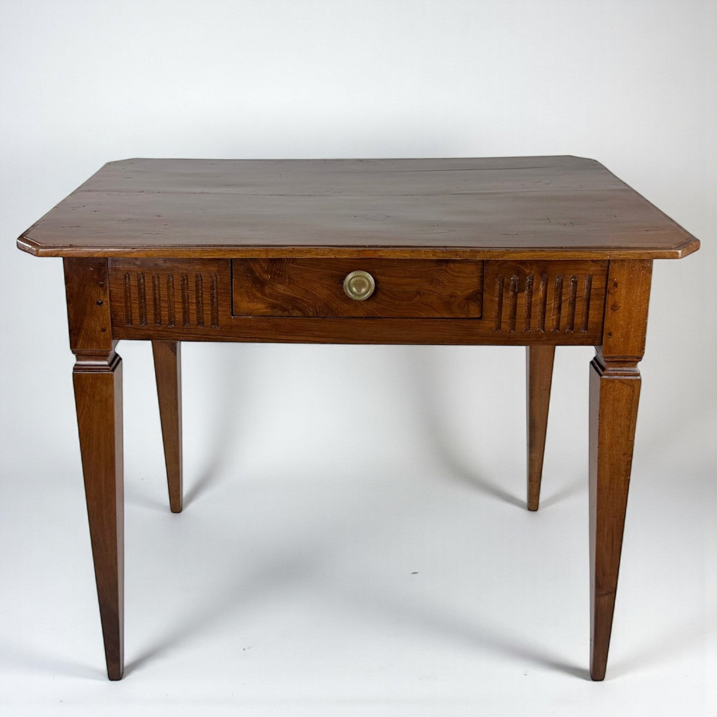 French 18th Century Ribbed Walnut Table
