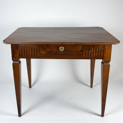 French 18th Century Ribbed Walnut Table