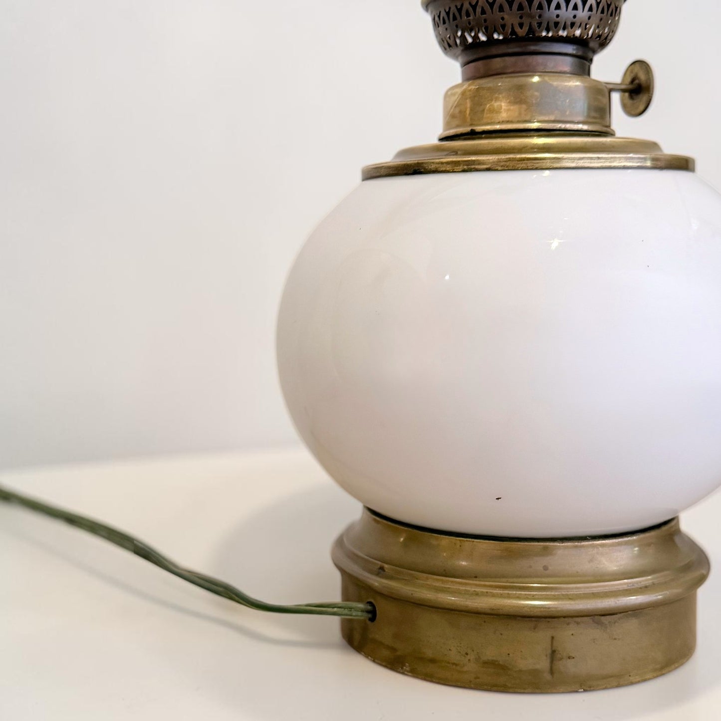 French White Porcelain and Brass Table Lamp
